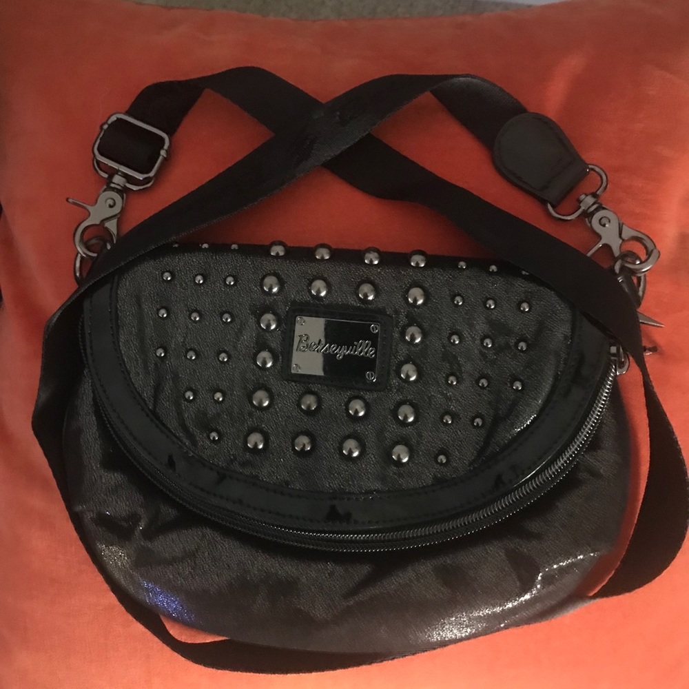 Betseyville black satchel